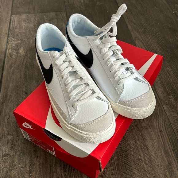NWT Nike Low Top Blazer 77 - Picture 1 of 6